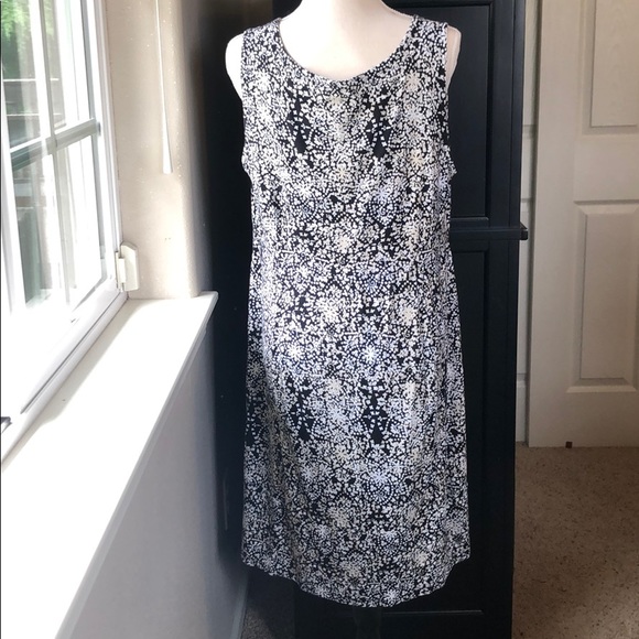 Dress - Picture 3 of 6